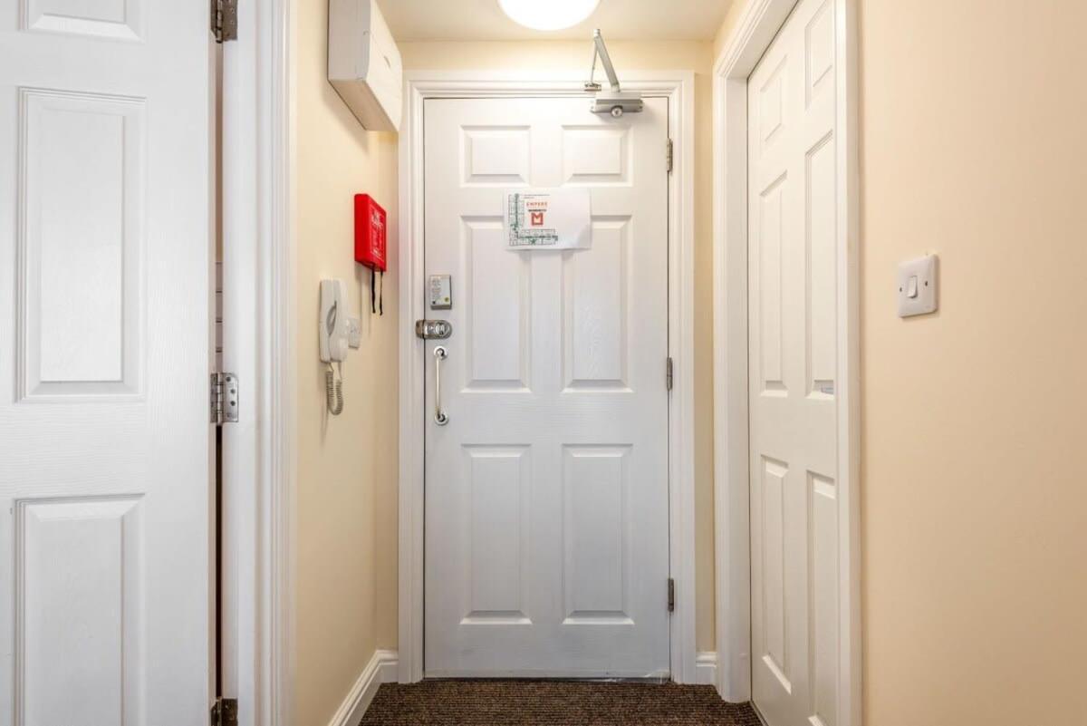 Bright 1 Bedroom Budget Flat In Central Pontefract Exterior foto