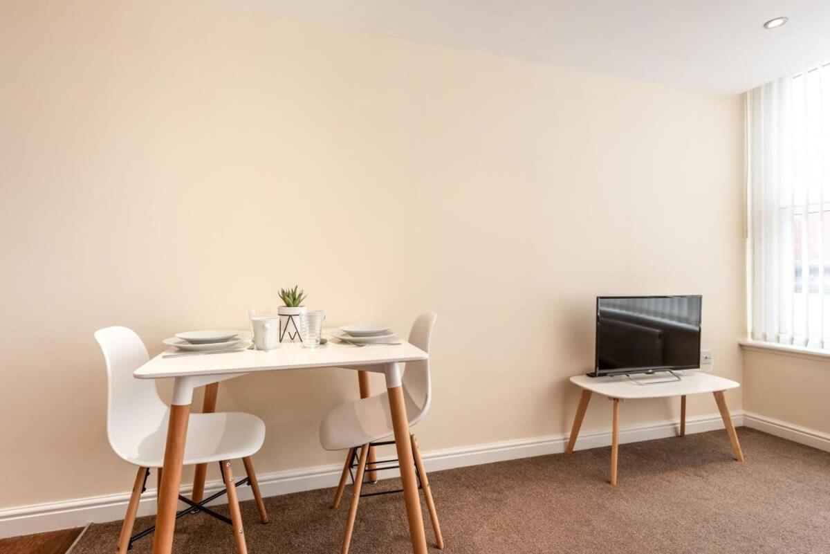 Bright 1 Bedroom Budget Flat In Central Pontefract Exterior foto