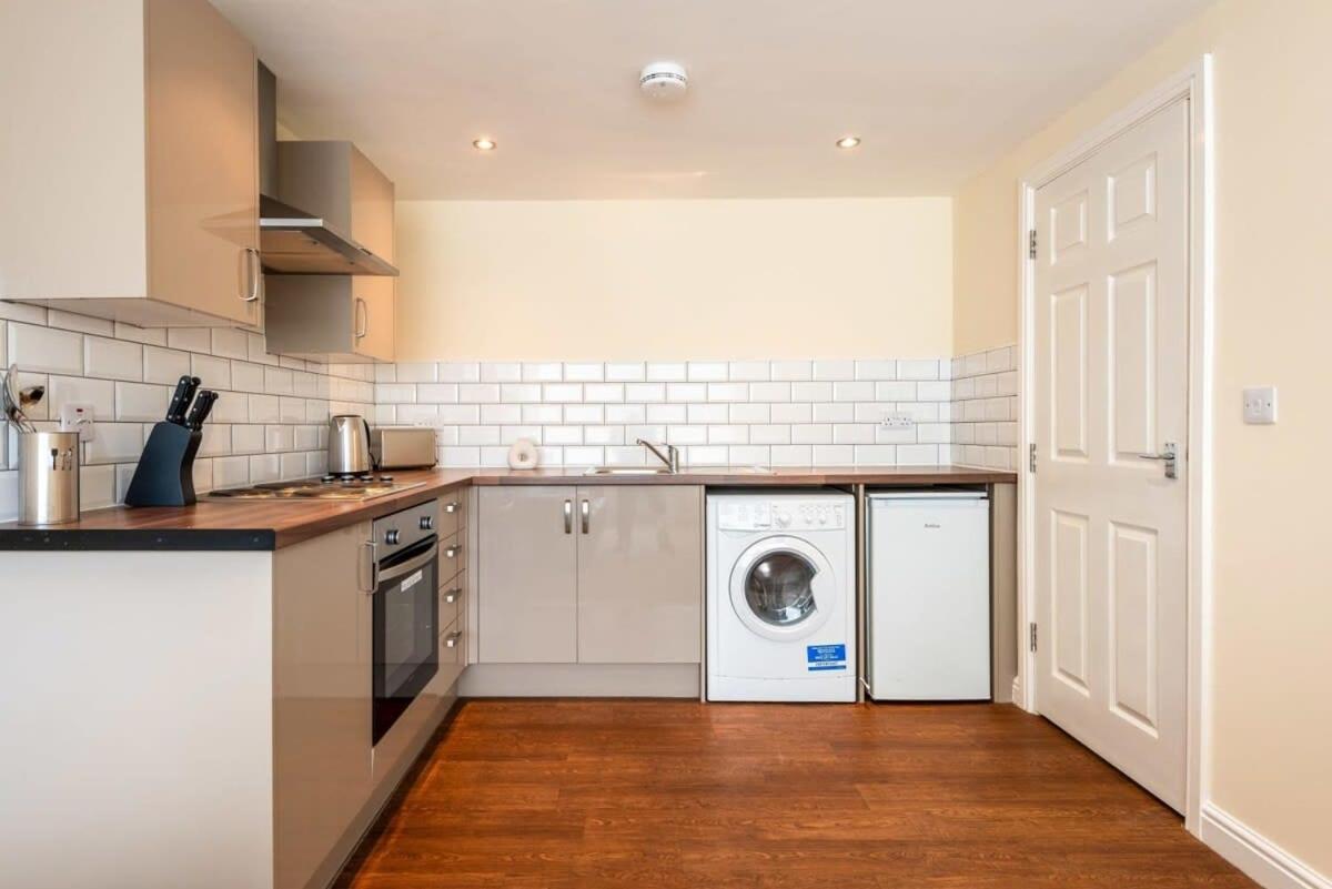Bright 1 Bedroom Budget Flat In Central Pontefract Exterior foto